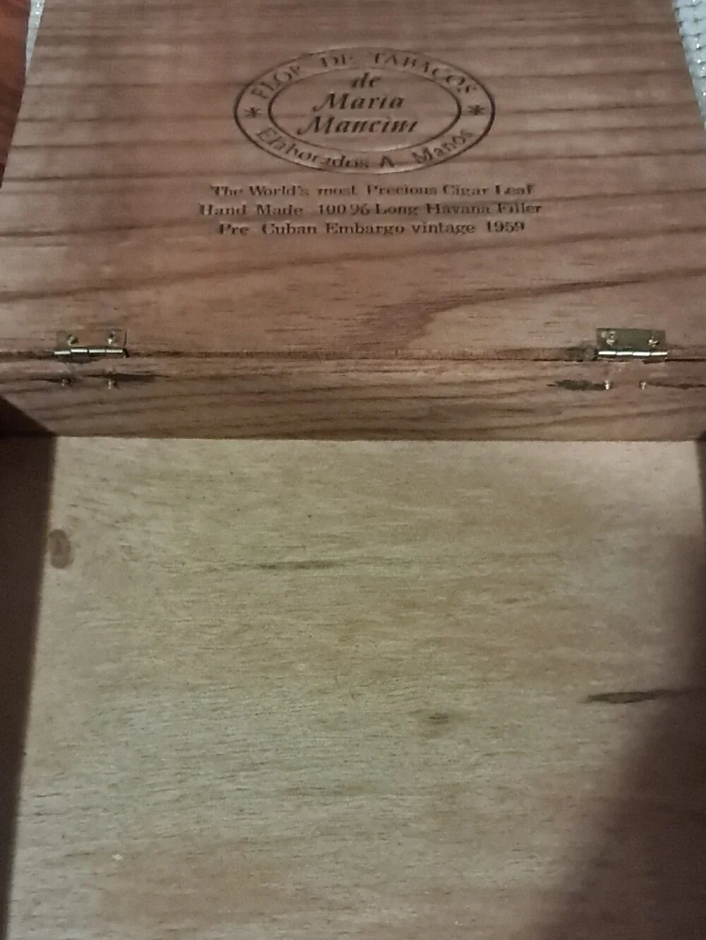 Flor de Tabacos de Maria Mancini Wooden Cigar Box - Brown